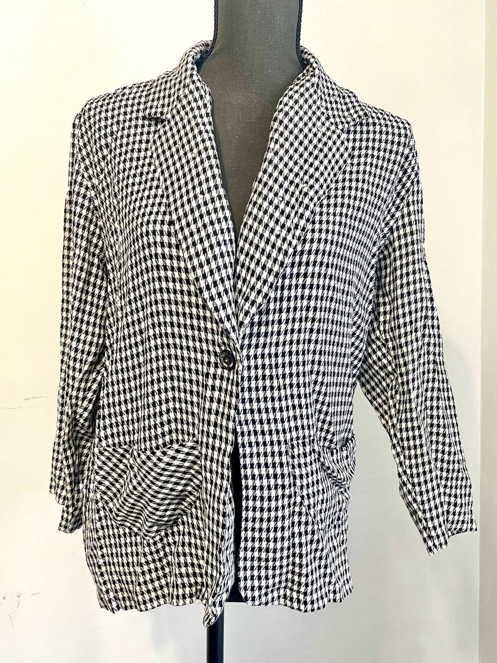 Bentley Houndstooth Patterned Casual B&W Blazer size Medium